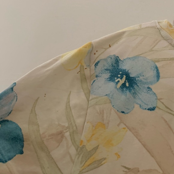 Aloha Floral V-Neck Blouse - Picture 3 of 7